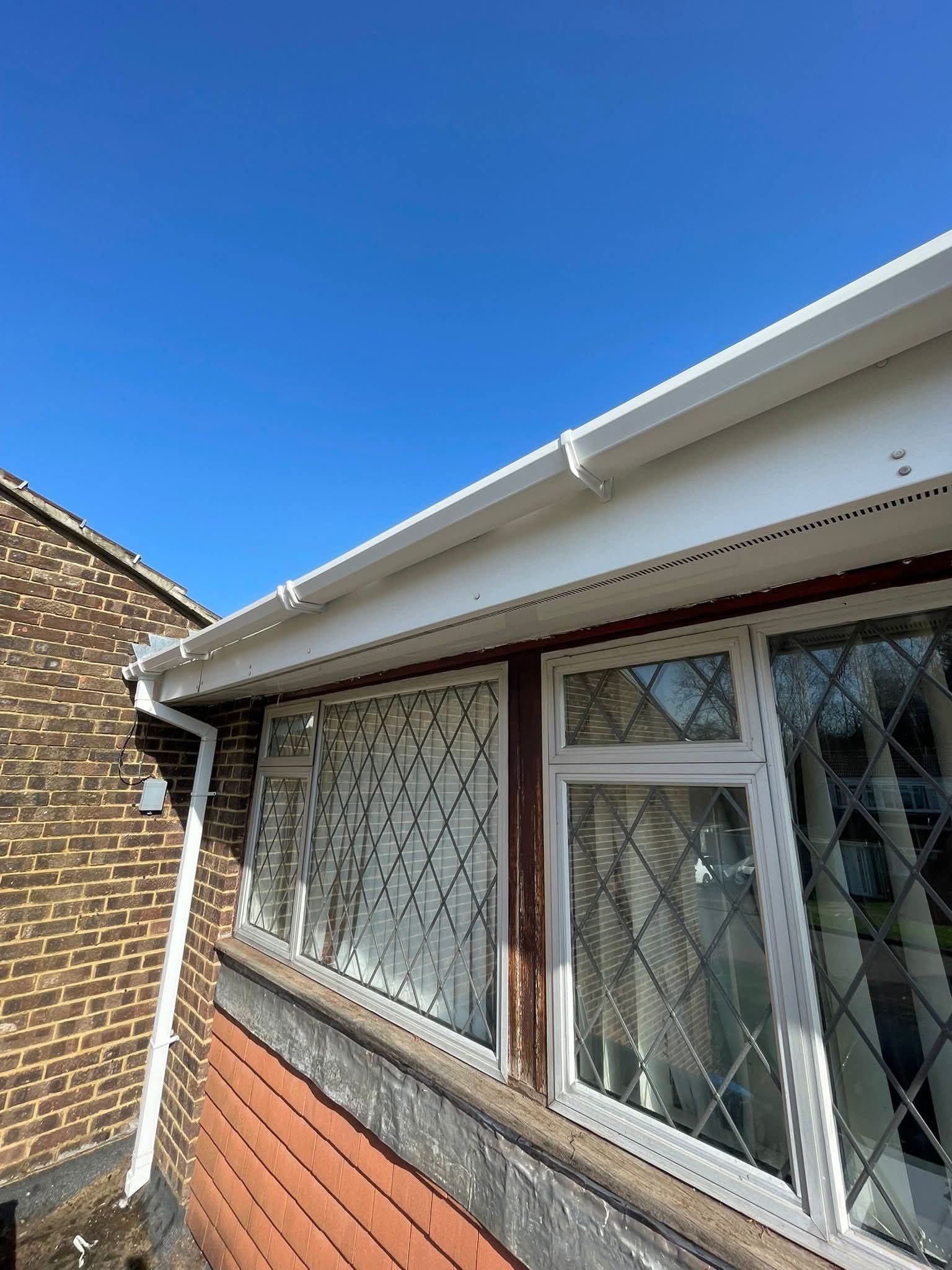 Soffit and gutter junction