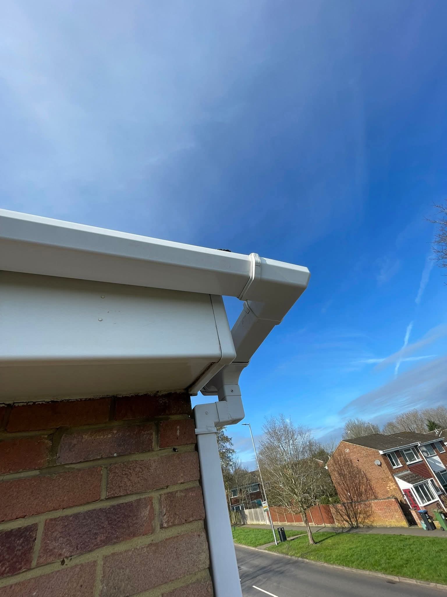 Downpipe connection at the wall